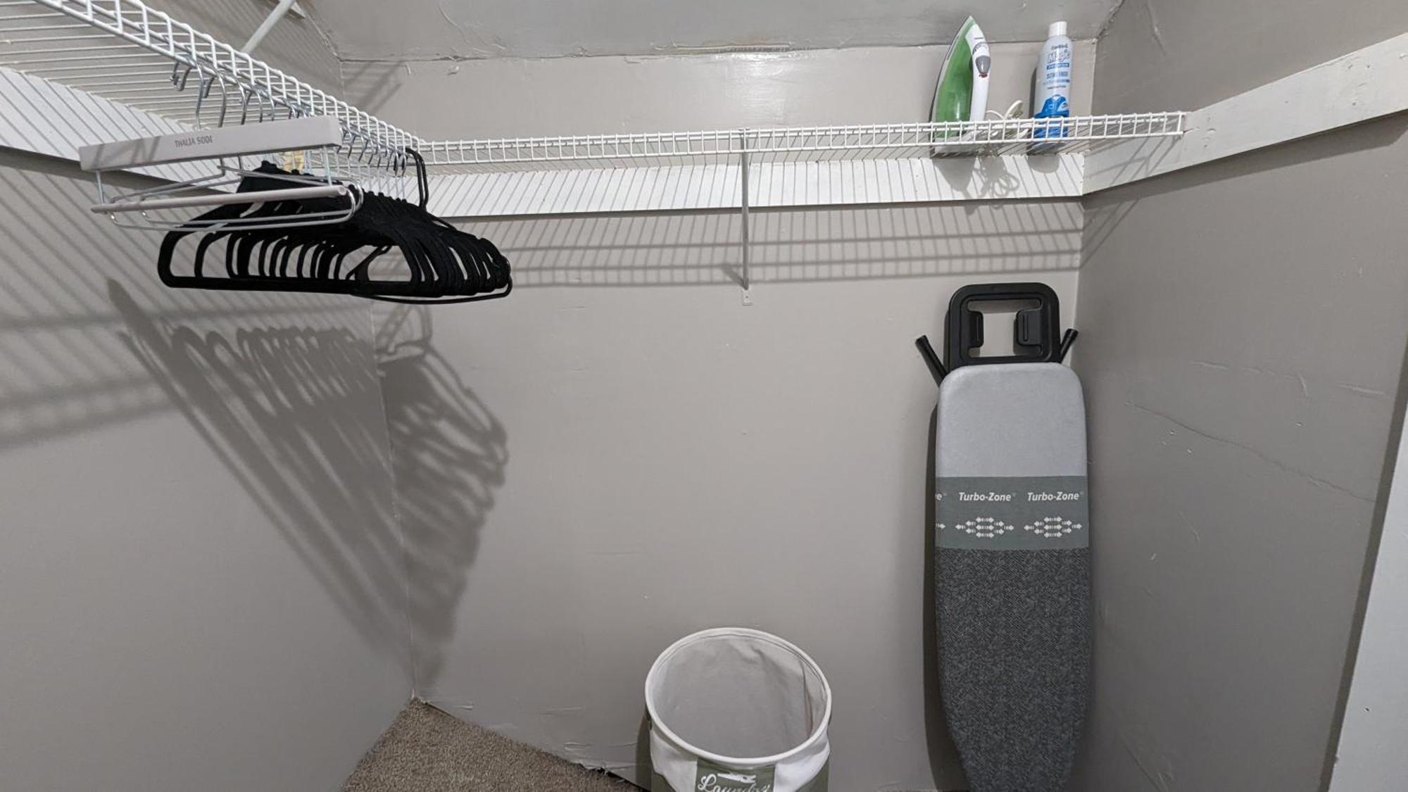 Private, Spacious & Comfy 1 Bedroom Entire With Separate Entry & Free Parking Holbrook