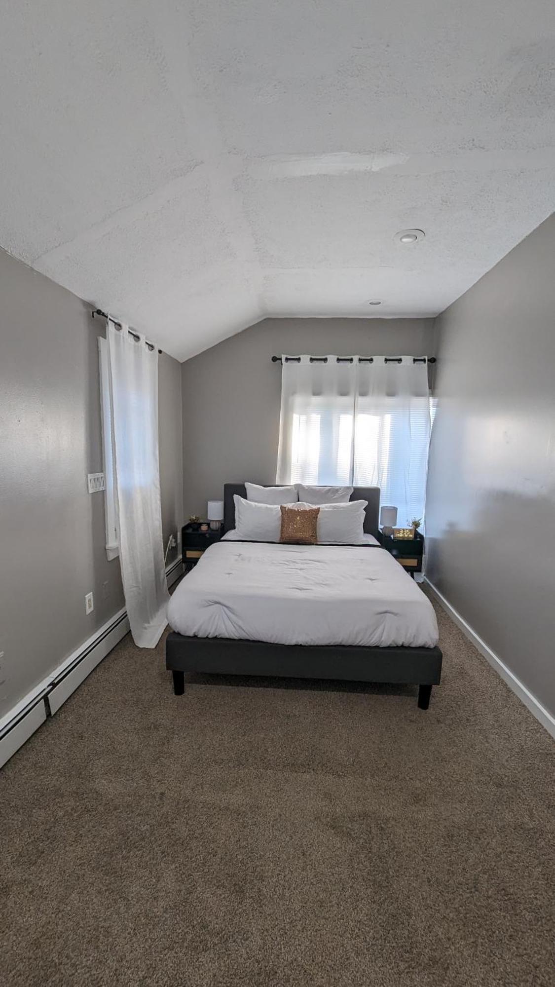 Appartement Private, Spacious & Comfy 1 Bedroom Entire With Separate Entry & Free Parking