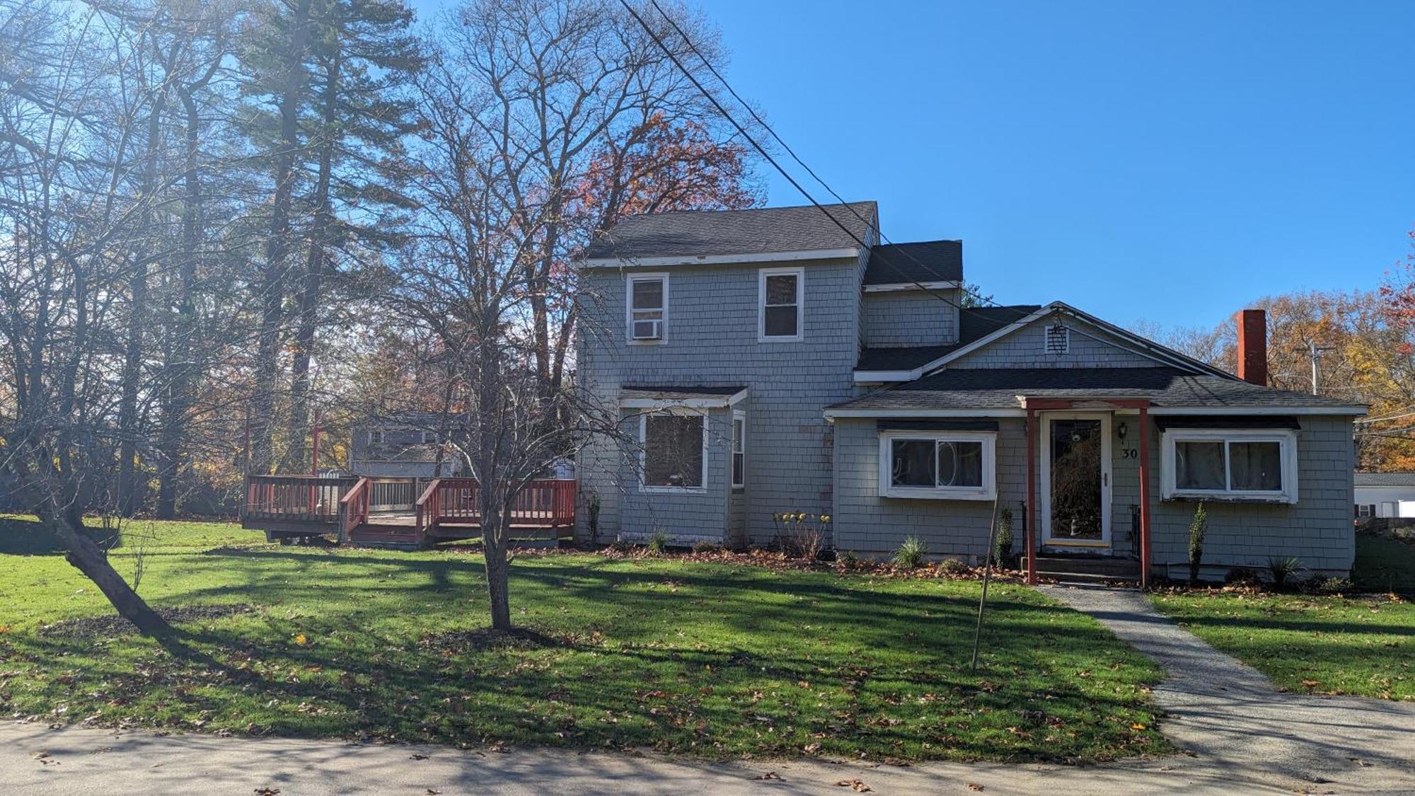 Private, Spacious & Comfy 1 Bedroom Entire With Separate Entry & Free Parking *