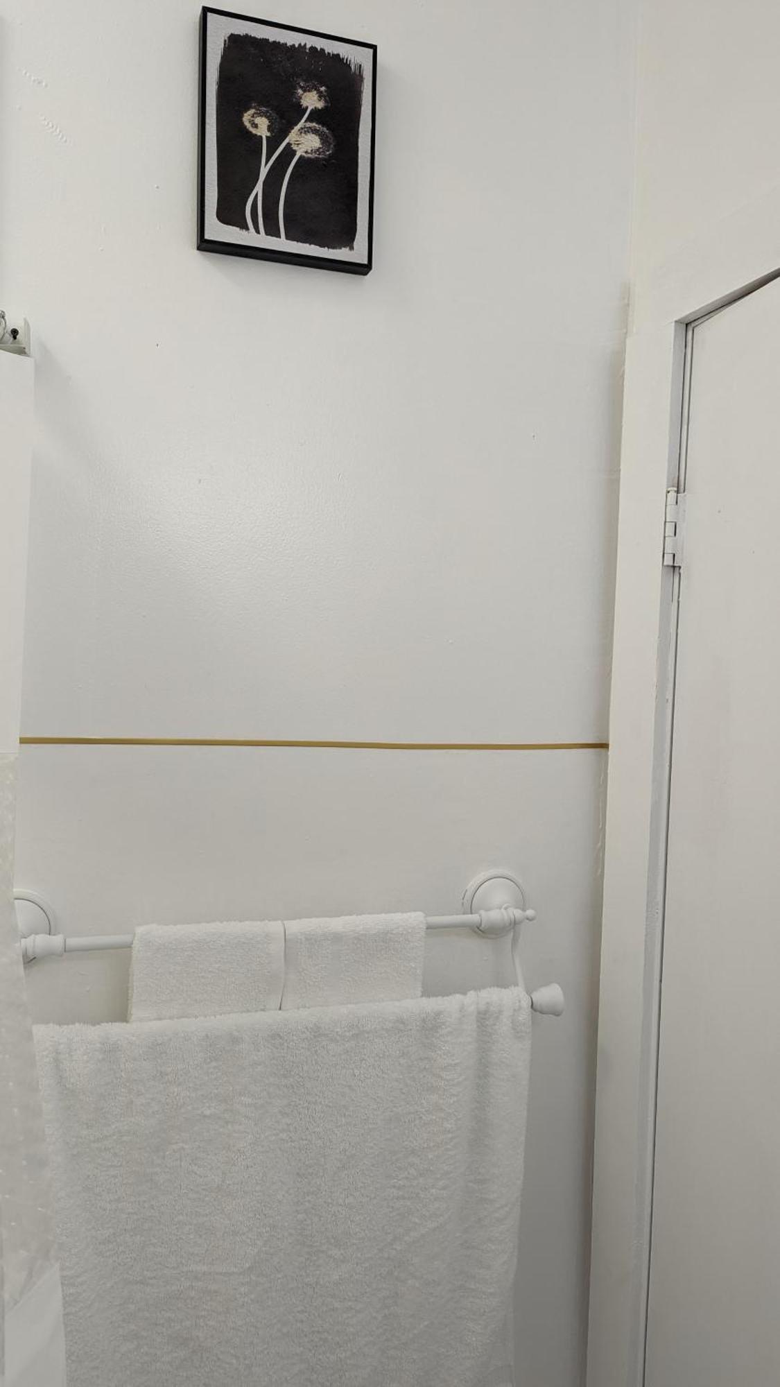 Private, Spacious & Comfy 1 Bedroom Entire With Separate Entry & Free Parking *